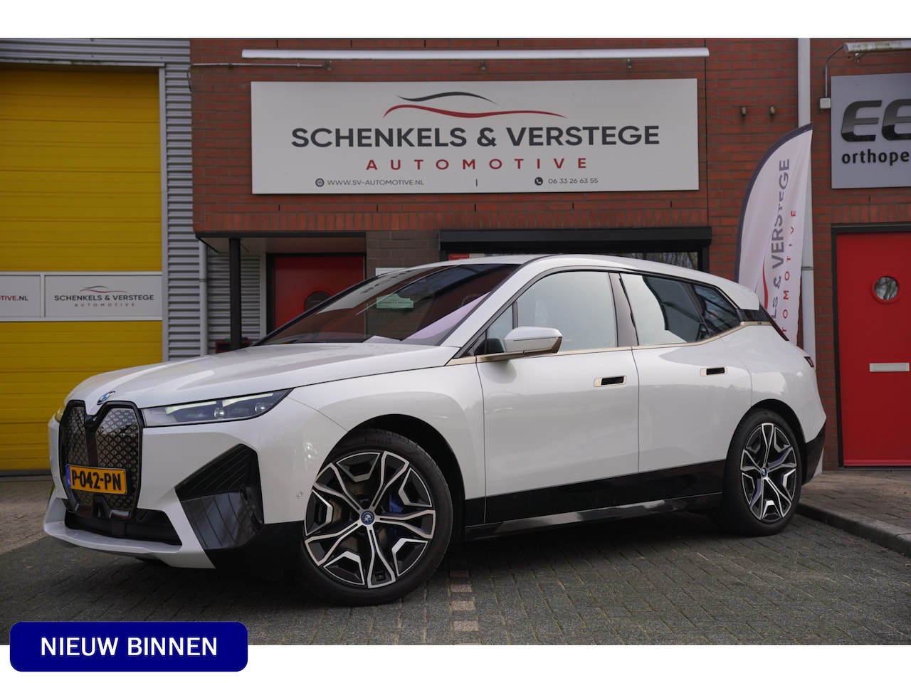 BMW iX - xDrive40 High Executive 77 kWh / BTW / Harman Kardon / Memory Seat / 22' Inch / - AutoWereld.nl