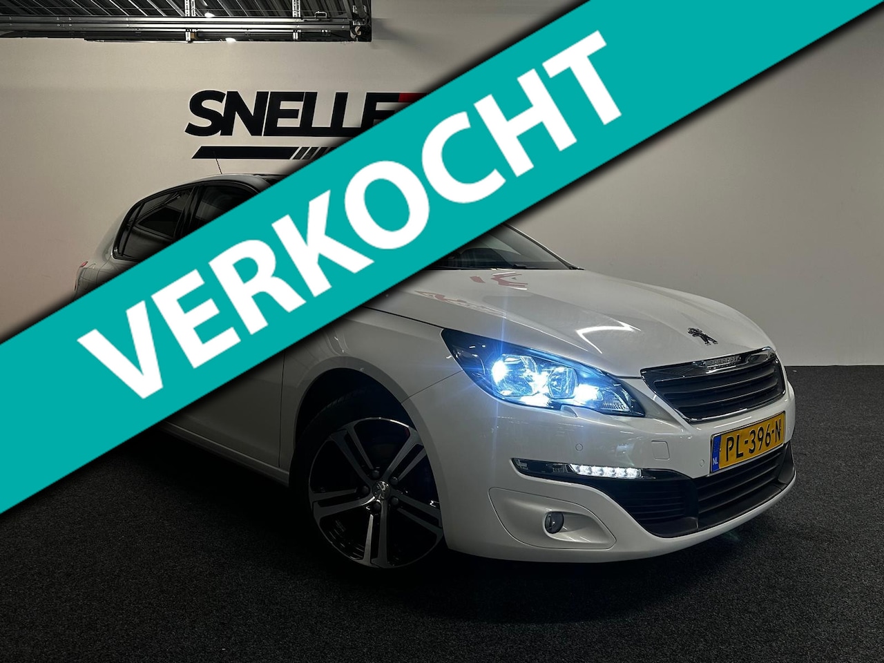 Peugeot 308 - 1.2 PureTech Blue Lion|AC|PANO|SPORT VELGEN|PARKEERSENSOREN VOOR EN ACHTER| - AutoWereld.nl