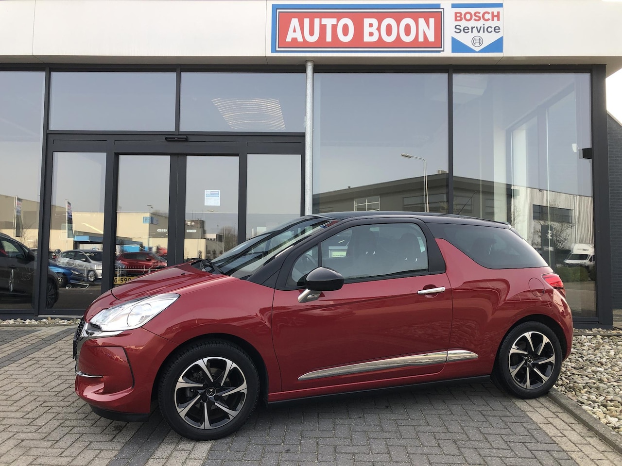Citroën DS3 - 1.2 82PK SOCHIC : APPCARPL./NAVI/CLIMA/LED/ 2XPDC/LMV/MEDIA/BTA/P-GLAS/KUIPZETELS - 2 EIG. - AutoWereld.nl