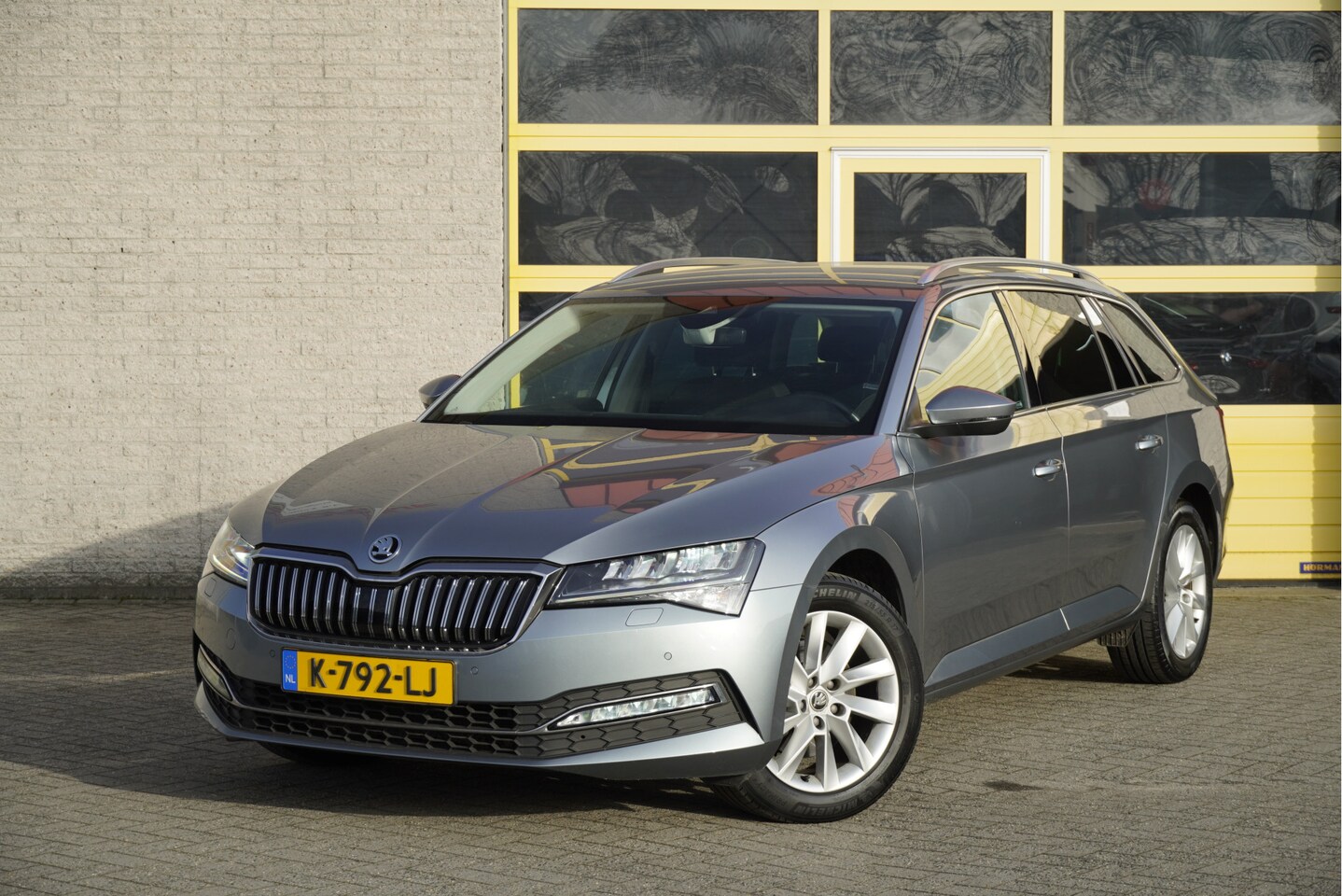 Skoda Superb Combi - 1.5 TSI ACT 150PK! Automaat Business Edition BJ2021 Lmv 17" | Led V+A | Pdc | Navi | Keyle - AutoWereld.nl