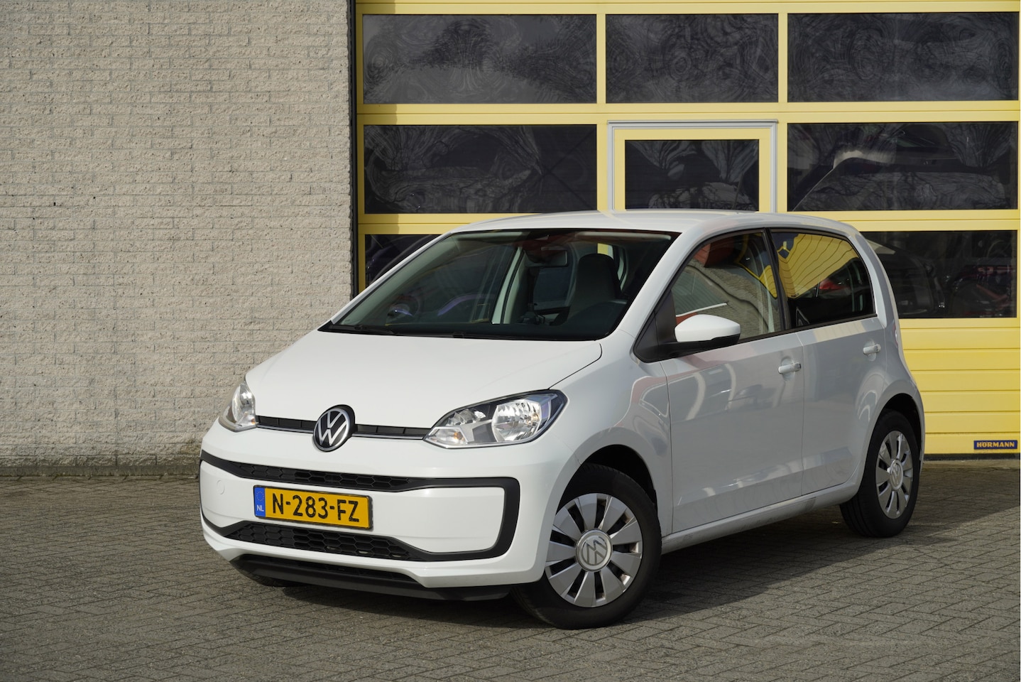 Volkswagen Up! - 1.0 5drs Move Up BJ2021 | Led | Airco | Getint glas - AutoWereld.nl