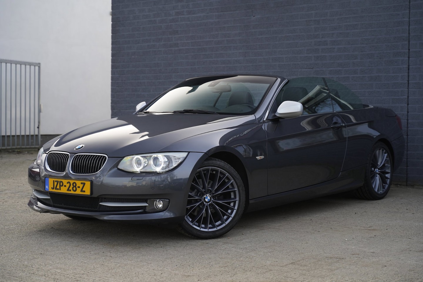 BMW 3-serie Cabrio - 320i High Executive Automaat, Leder, Navi - AutoWereld.nl