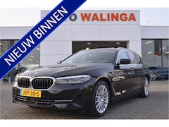 BMW 5-serie Touring - 530e Leer | Head Up | Stuur-Stoelverw v+a | Adapt Cr | Sfeerverl.| Dealer onderhouden