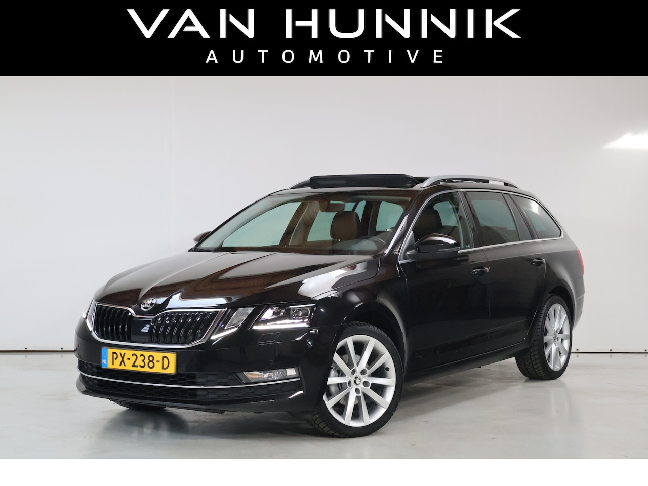 Skoda Octavia Combi - 1.4 TSI Style Business | Pano | Keyless | Trekhaak | Canton - AutoWereld.nl