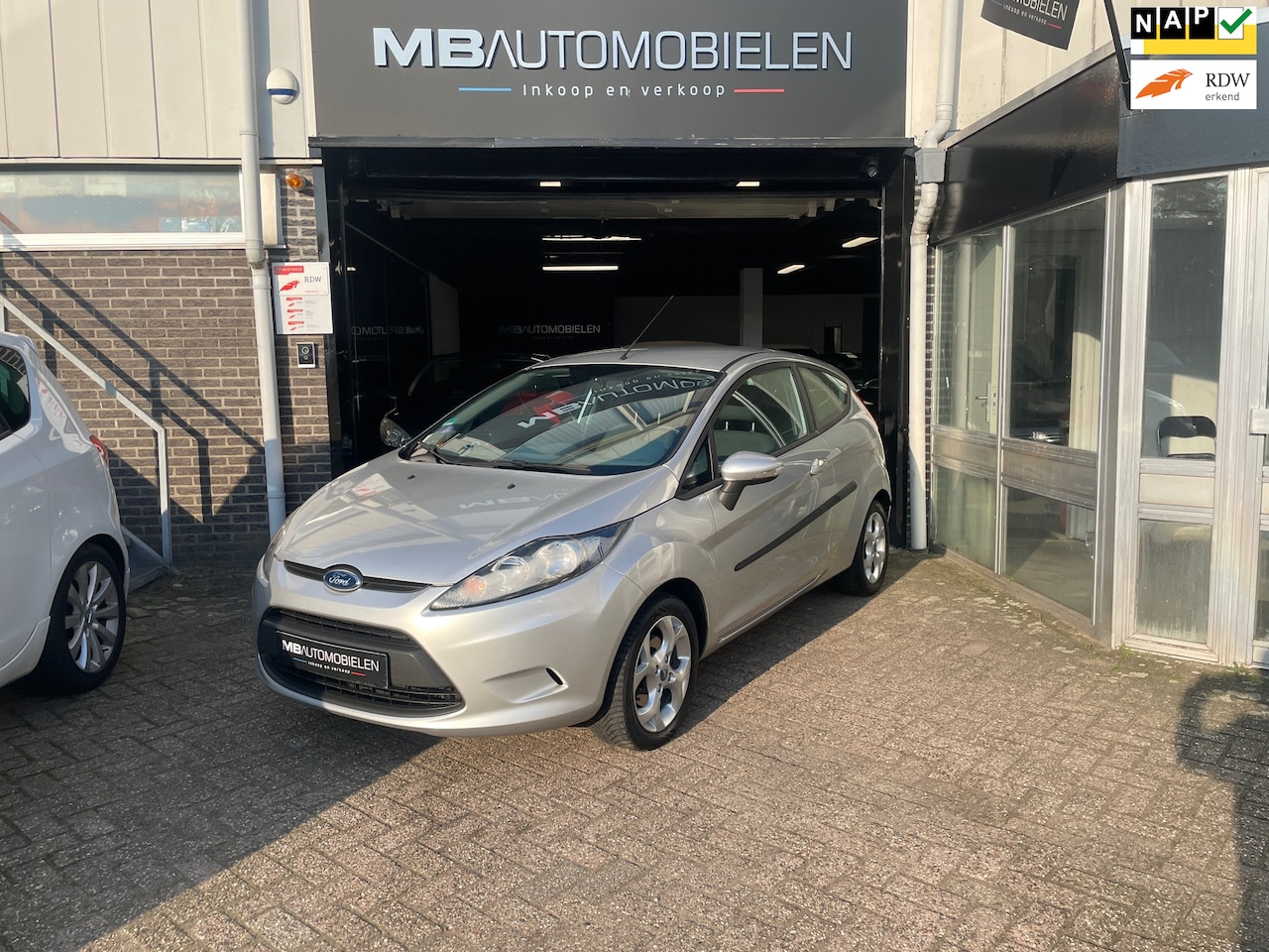 Ford Fiesta - 1.25 Limited//APK/2e Eigenaar!/Airco/Trekhaak/131DKM/NAP!! - AutoWereld.nl