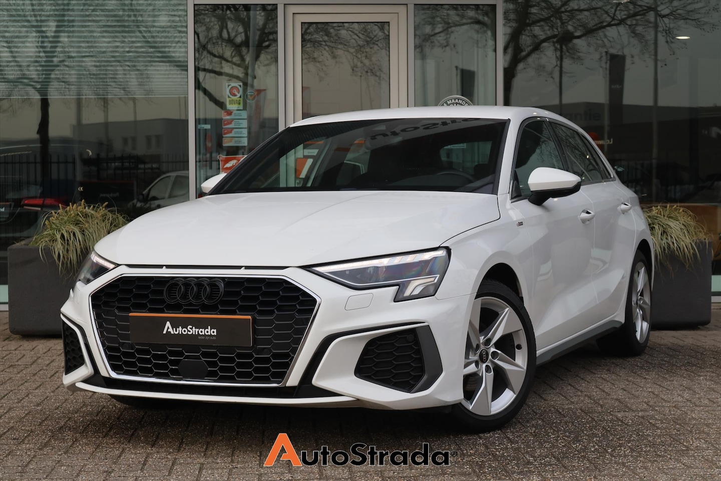 Audi A3 Sportback - 35 S-Line TFSI 150pk | Climate | Adaptive | Carplay | Keyless Go | Navigatie | Virtual | L - AutoWereld.nl