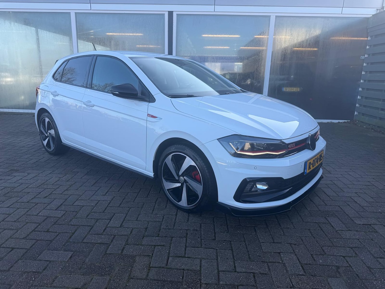 Volkswagen Polo - 2.0 TSI GTI Virtual / Carplay / Acc / Clima / Beats LEd - AutoWereld.nl