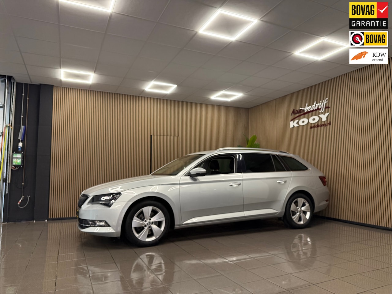 Skoda Superb Combi - 1.4 TSI ACT Sportline Business * Automaat / Xenon / Leder / Carplay / Stoelverwarming * - AutoWereld.nl