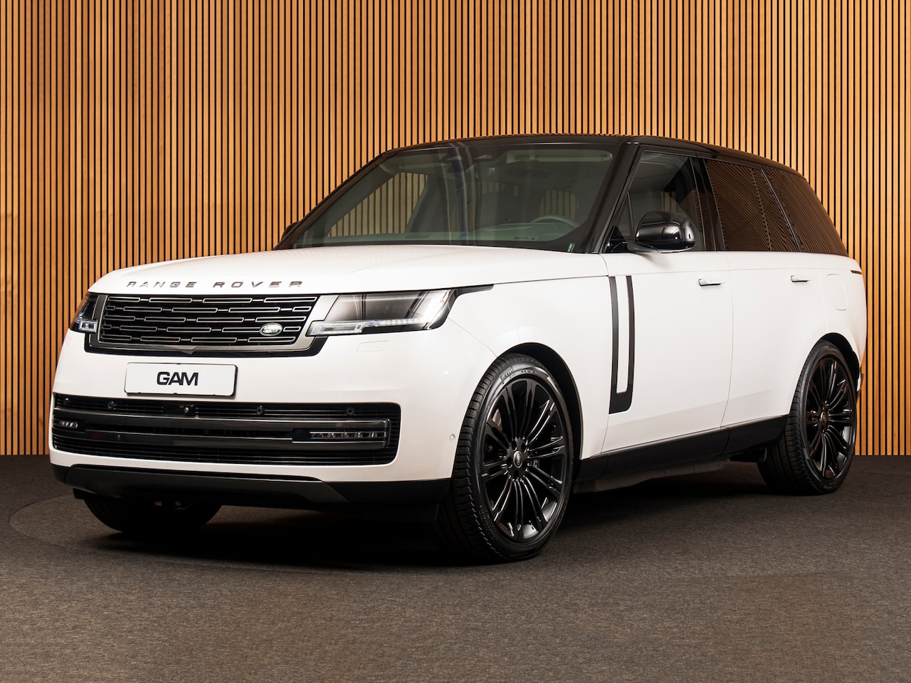 Land Rover Range Rover - 3.0 P550e HSE 23"-PANO-HUD-MERIDIAN - AutoWereld.nl