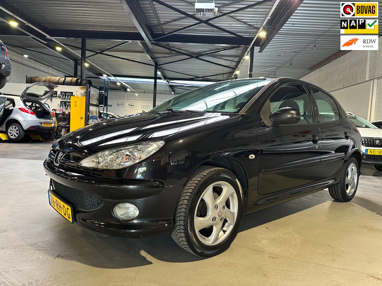 Peugeot 206 - 1.4 Air-line 2/Airco/Apk nieuw bij aflevering/2x sleutels - AutoWereld.nl