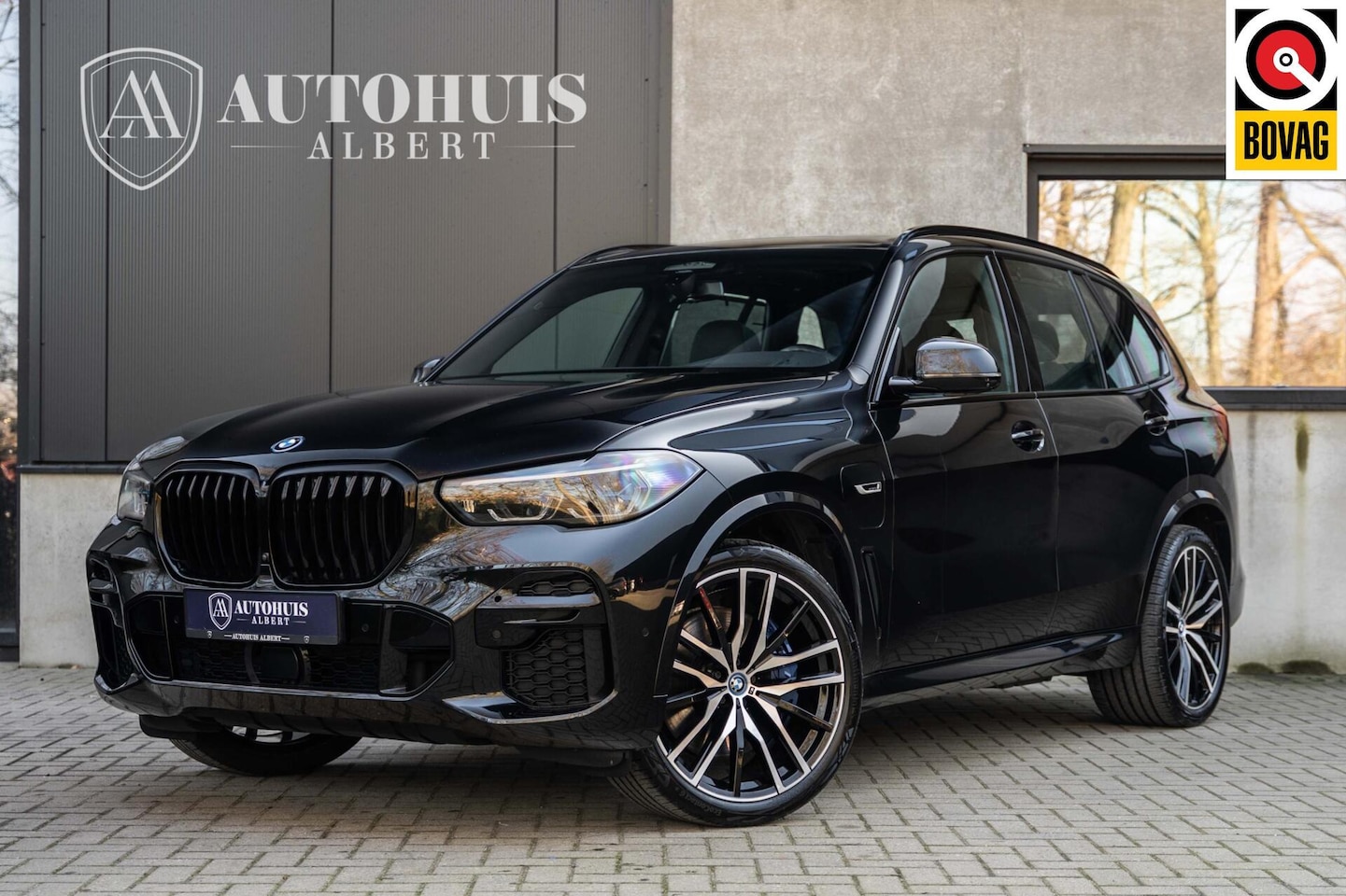 BMW X5 - xDrive45e M Sport Massage Carbon 22'' Pano Trekhaak - AutoWereld.nl
