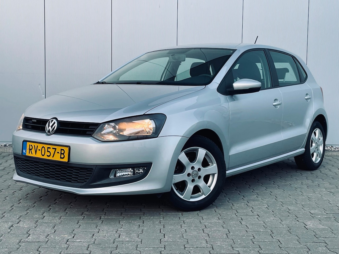 Volkswagen Polo - 1.2-12V Trendline 1.2-12V Trendline, Navi, Apple CarPlay - AutoWereld.nl