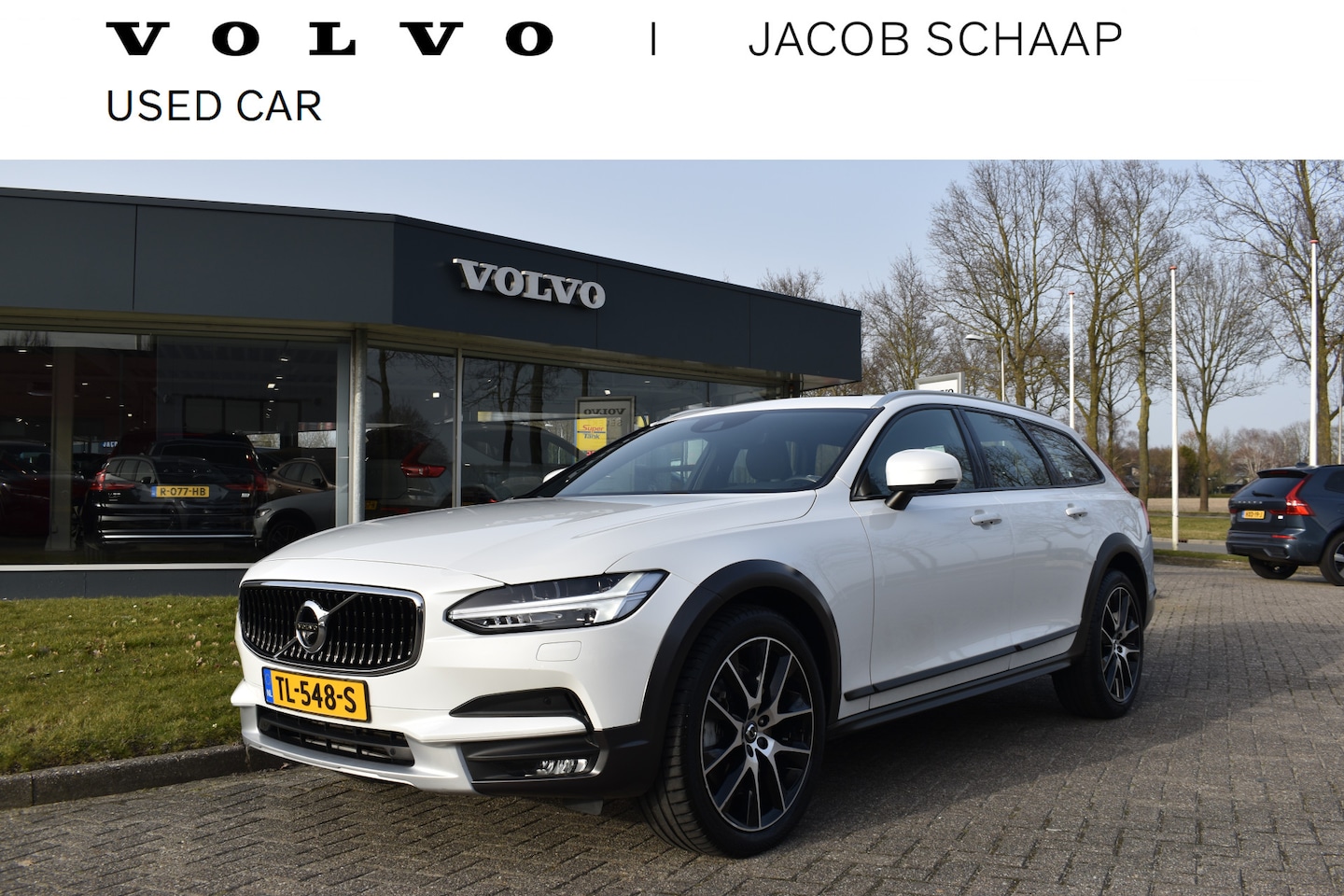 Volvo V90 Cross Country - T5 250PK Pro | Carplay | Panodak | Blis | 360 Camera | ACC | Keyless | 20'' - AutoWereld.nl