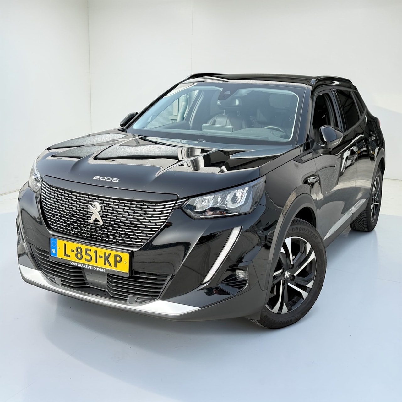 Peugeot 2008 - 1.2 PureTech Blue Lease Allure Keyless Xenon - AutoWereld.nl