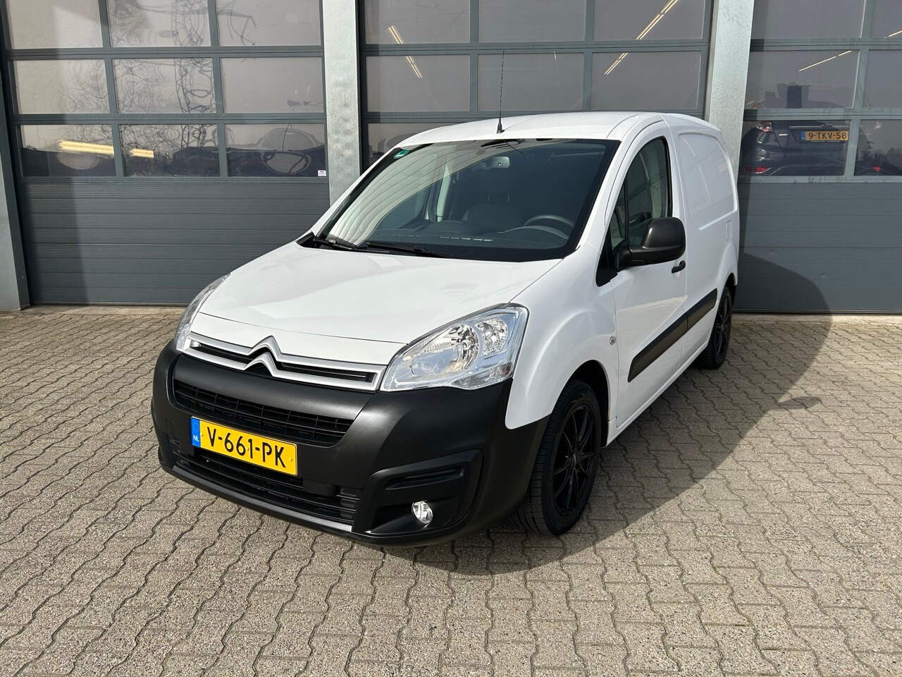 Citroën Berlingo - GB 1.6 BlueHDi 75pk Comfort / Gestoffeerd - AutoWereld.nl