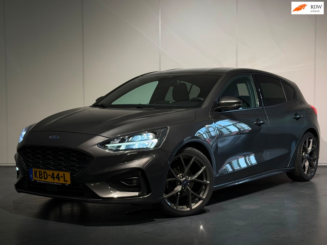 Ford Focus - 1.5 EcoBoost ST Line Business AUT /Clima/ACC/PDC+Cam/LED/CarPlay/LaneAss/19''/Trekhaak - AutoWereld.nl