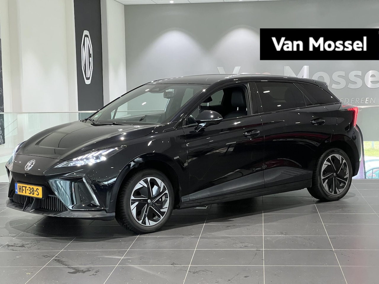 MG MG4 - Luxury 64 kWh | 1e eigenaar | Navi | Camera | Led Koplampen | Apple Carplay | Keyless Entr - AutoWereld.nl