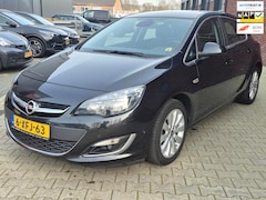 Opel Astra - 1.4 Turbo Cosmo navi / led/trekhaak/ garantie