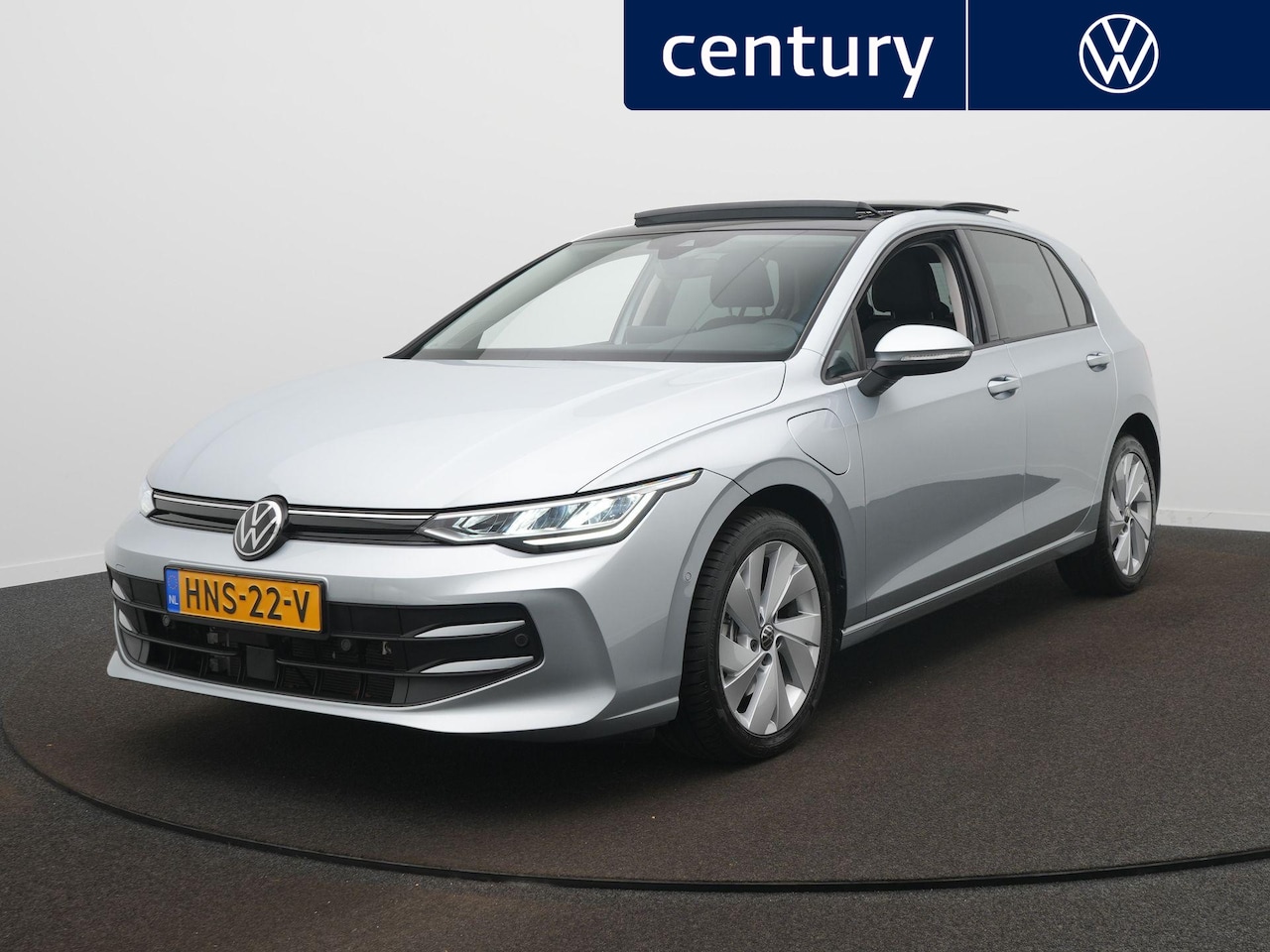Volkswagen Golf - 1.5 eHybrid Life Edition Apple Carplay/Android Auto - Panoramadak - Camera -ACC - AutoWereld.nl