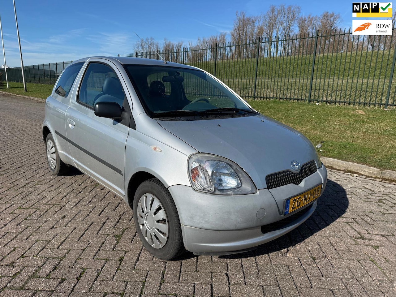 Toyota Yaris - 1.0-16V VVT-i Terra 1.0-16V VVT-i Terra - AutoWereld.nl
