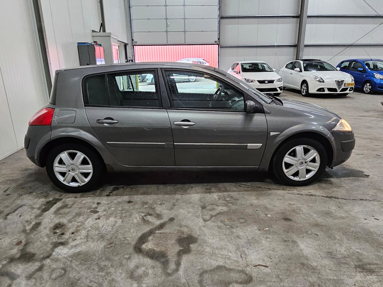 Renault Mégane - 1.6-16V Expression Luxe | NIEUWE APK | INRUILKOOPJE - AutoWereld.nl