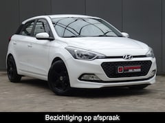 Hyundai i20 - 1.4i i-Motion * STOELVERW. * TREKHAAK