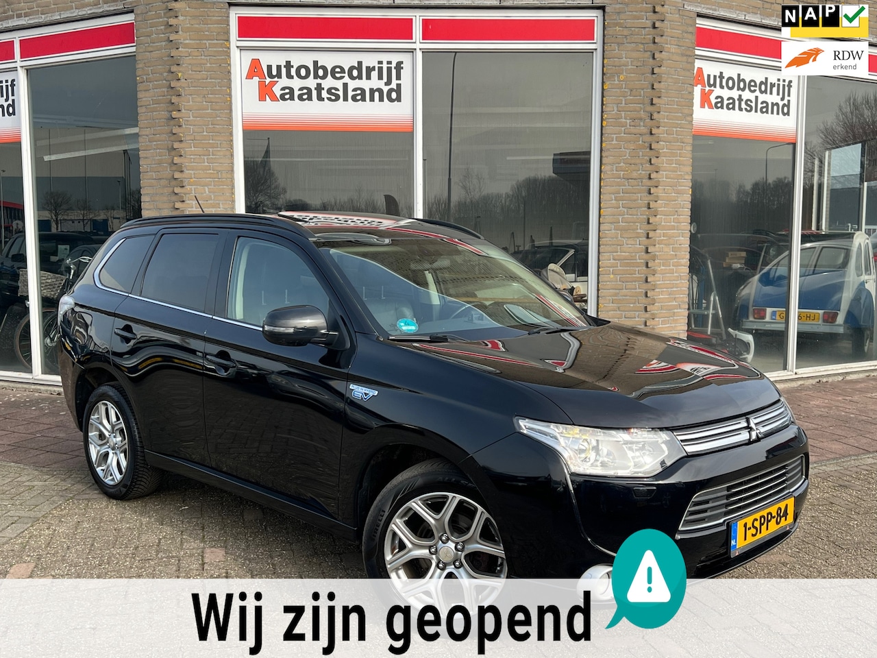 Mitsubishi Outlander - 2.0 PHEV Instyle - Leer - Stoelverwarming - - AutoWereld.nl