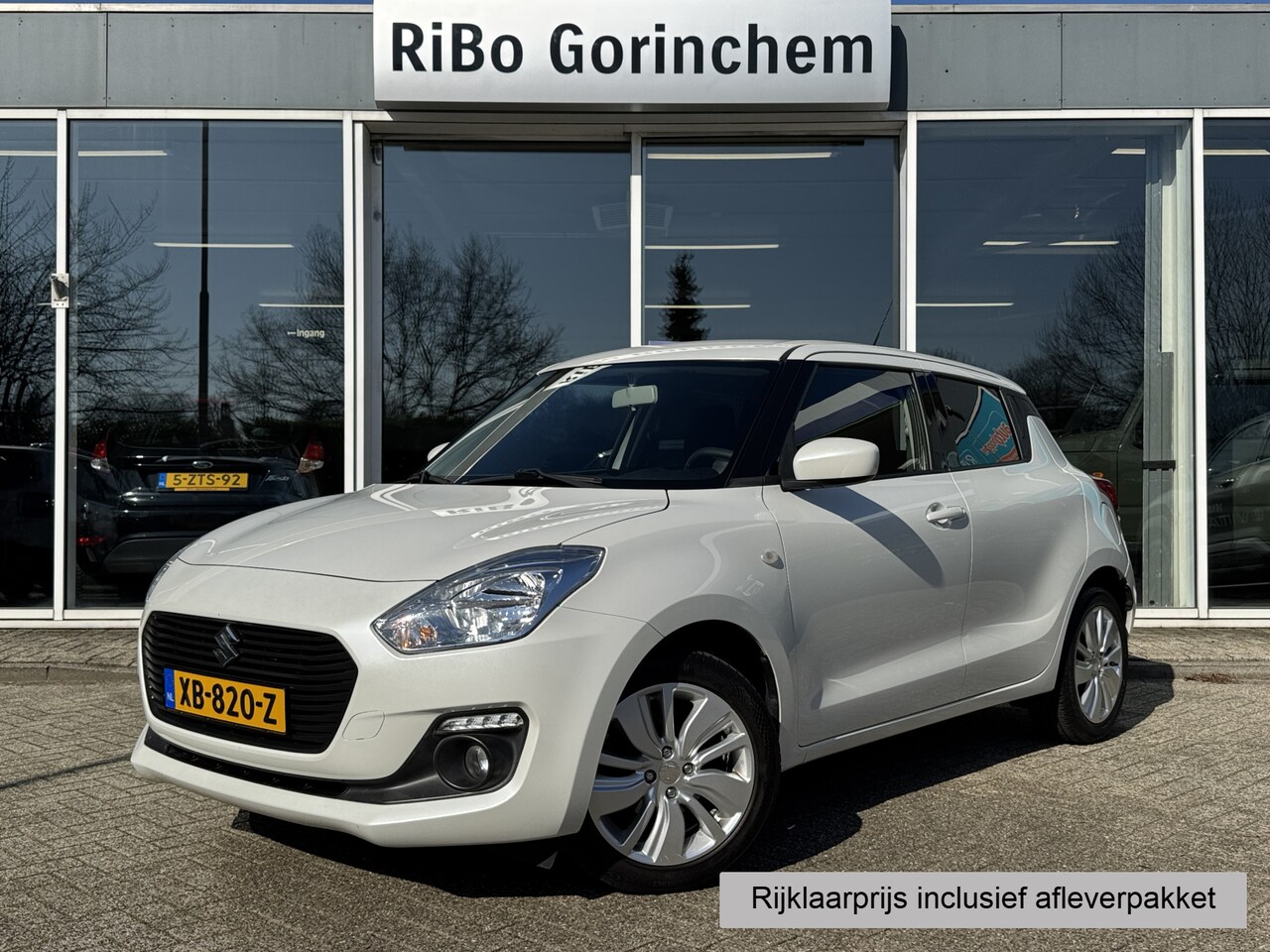 Suzuki Swift - 1.2 Select * Achteruitrijcamera * Stoelverwarming * - AutoWereld.nl