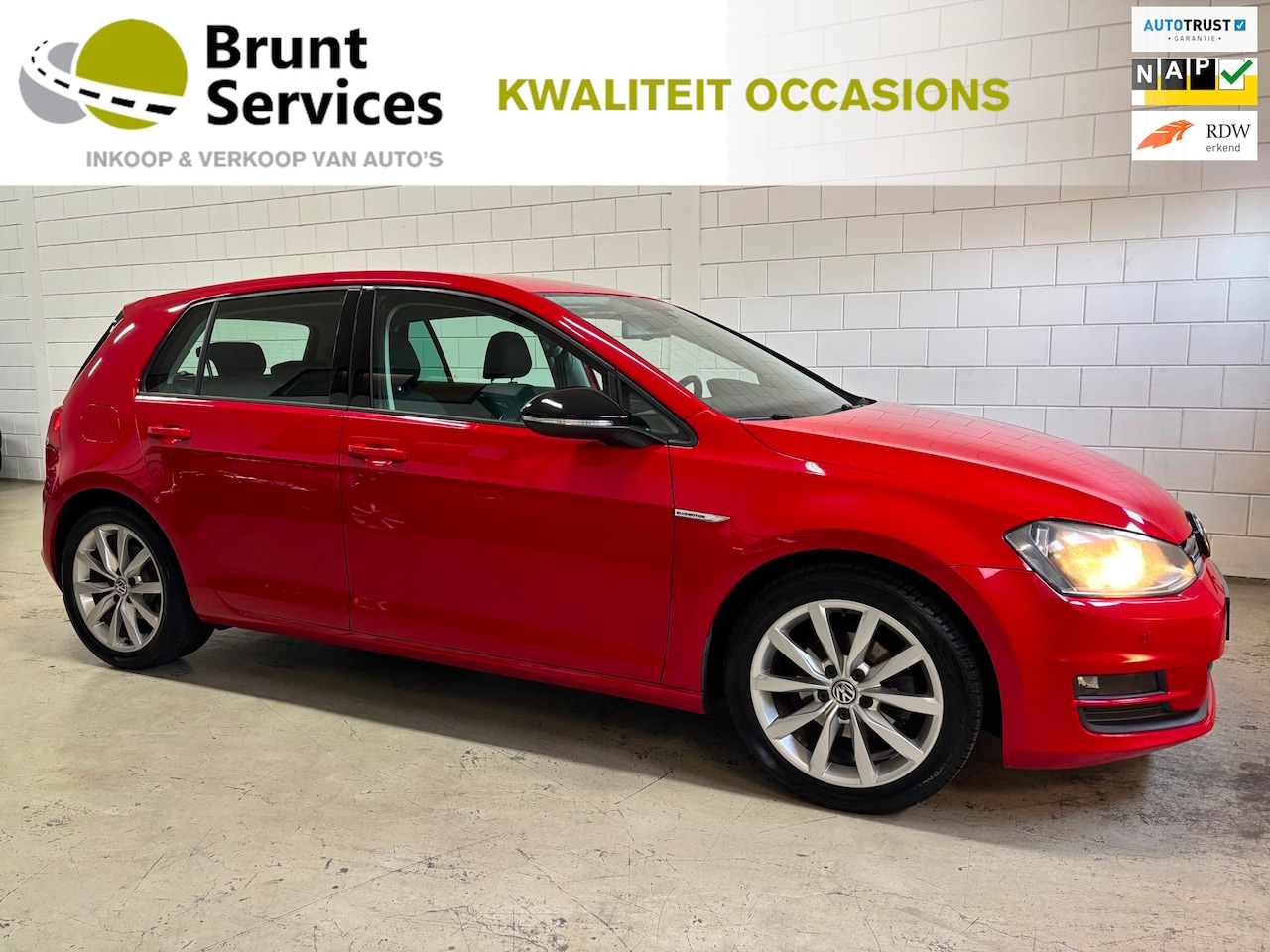 Volkswagen Golf - 1.0 TSI Comfortline Bj.15|Pdc V/A|Carplay|Clima|Cruise|Lmv|Dealer Onderhouden !! - AutoWereld.nl