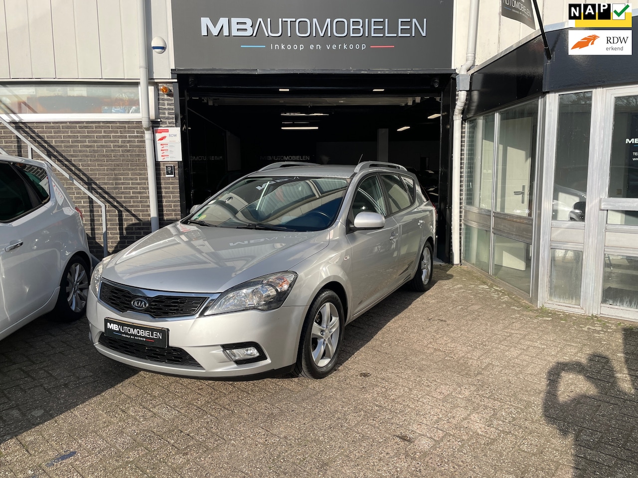 Kia Cee'd Sporty Wagon - 1.4 CVVT X-ecutive/Climate/Control/Apk/Trekhaak/Nap/182DKM! - AutoWereld.nl