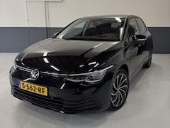 Volkswagen Golf - 1.0 eTSI Life Business