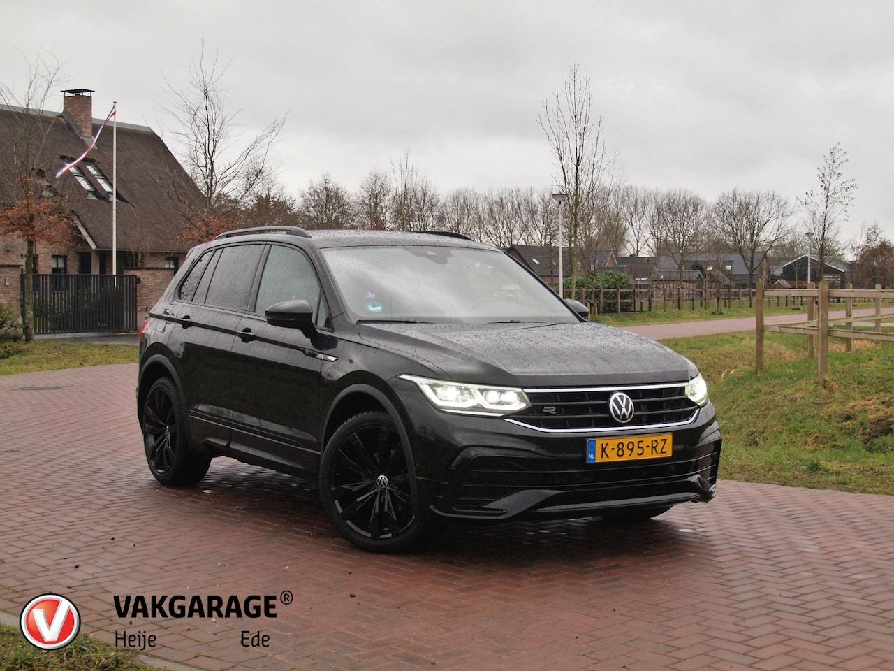 Volkswagen Tiguan - 1.5 TSI R-Line Business+ | Black Style | Sfeerverlichting | Leer | Virtual Cockpit | Apple - AutoWereld.nl