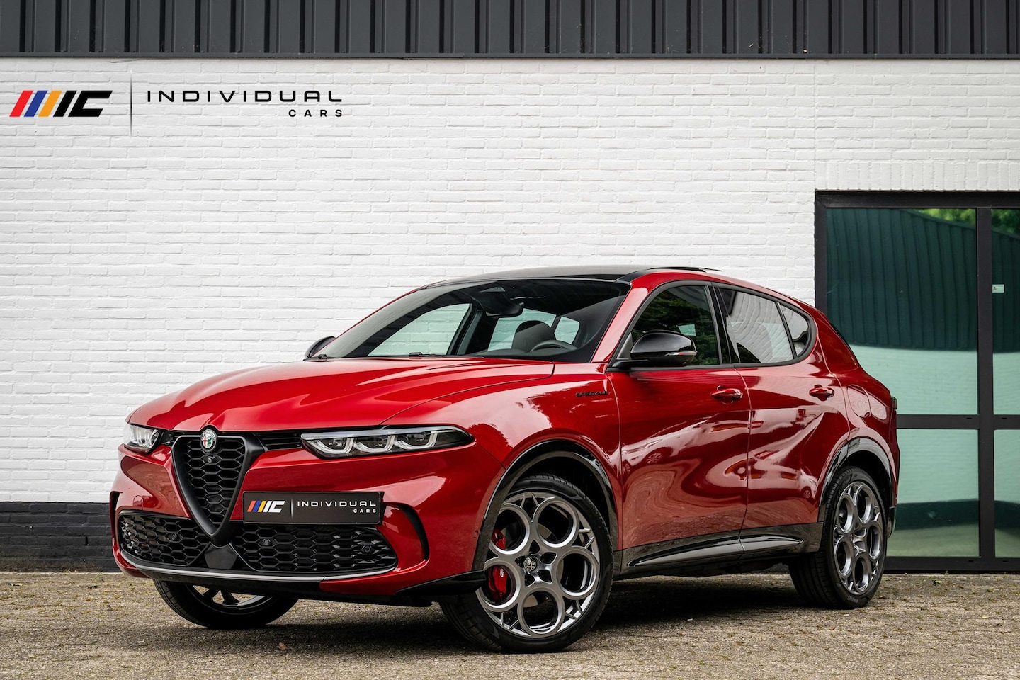 Alfa Romeo Tonale - 1.3T 280pk PHEV Edizione Speciale Pano H/K Leder - AutoWereld.nl