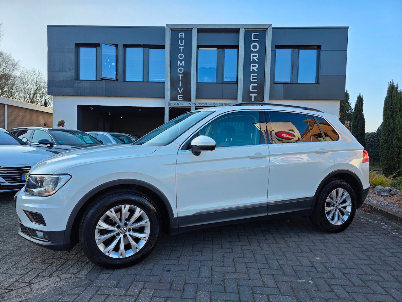 Volkswagen Tiguan - 1.4 TSI ACT Comfortline |automaat|trekhaak| - AutoWereld.nl