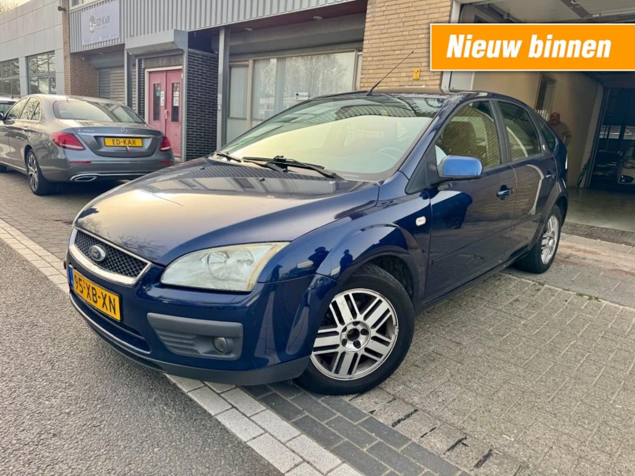 Ford Focus - 1.6-16V Ghia CLIMSA LMV RIJDT GOED NAP APK 1-2027 - AutoWereld.nl