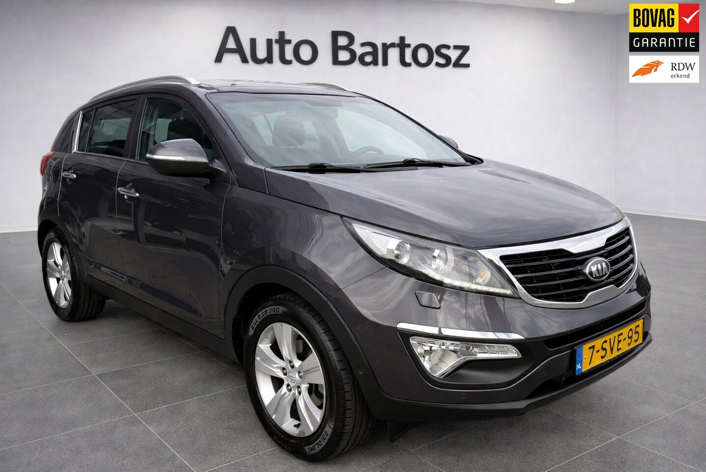 Kia Sportage - | Panoramadak | Camera | Navigatie | 4 nieuwe banden | Grote beurt gehad - AutoWereld.nl