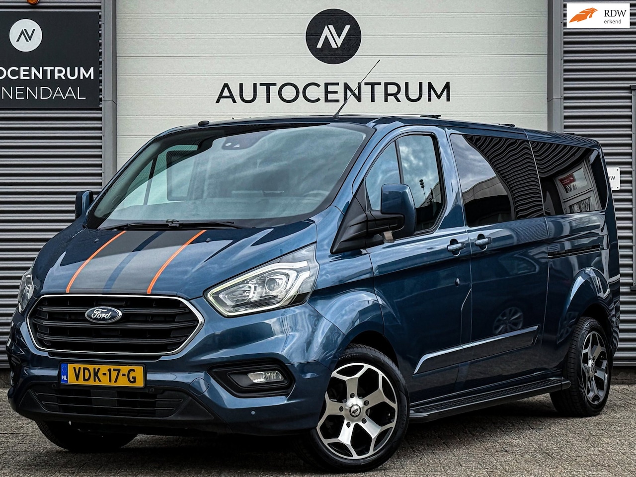 Ford Transit Custom - 300 2.0 TDCI L2H1 Limited Dubbel Cabine AUT 170 PK CARPLAY/JBL/TREKHAAK/CAMERA/LANE ASSIST - AutoWereld.nl