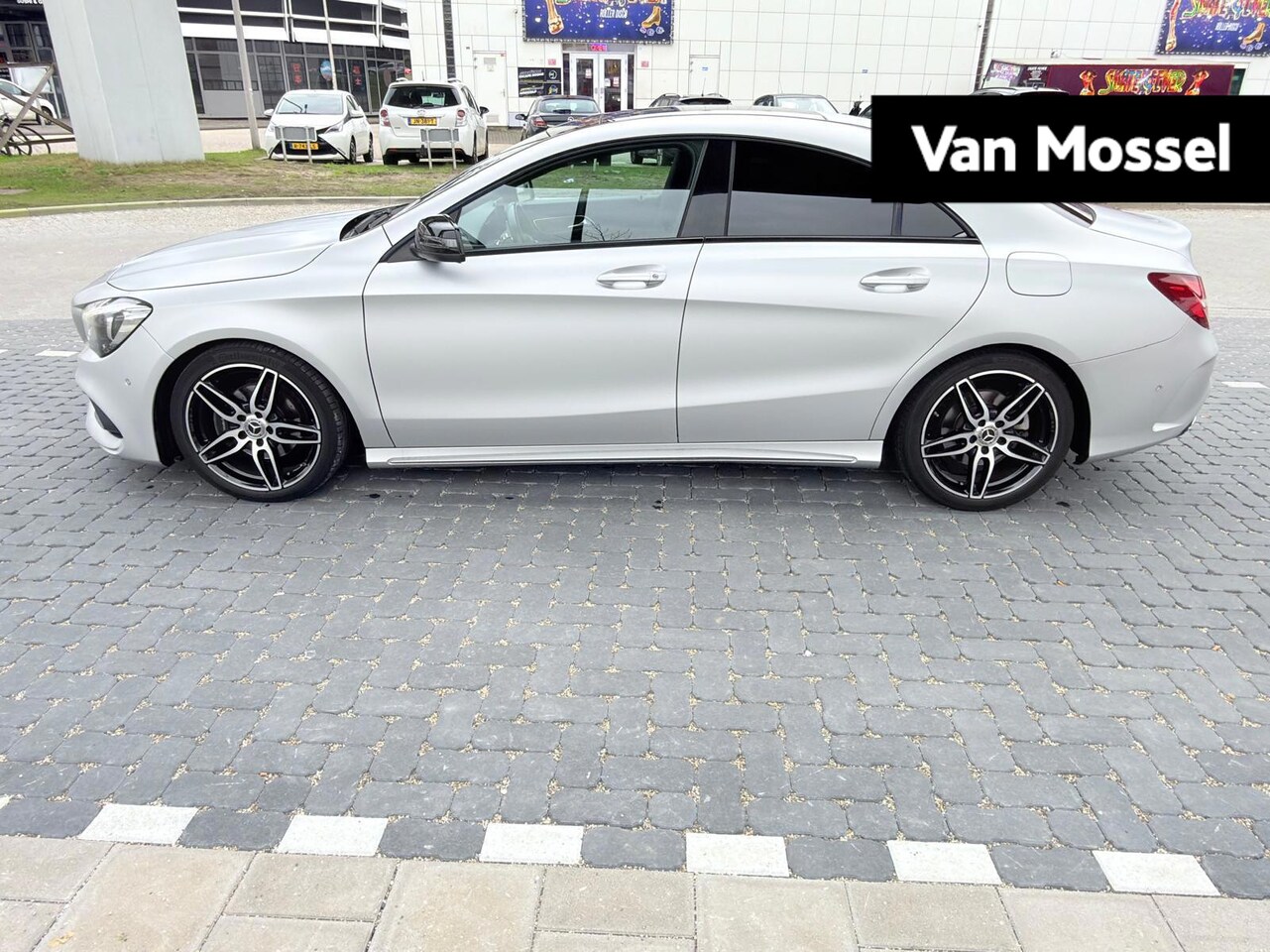 Mercedes-Benz CLA-Klasse - 180 Business Solution AMG | Panoramadak | Navigatie | - AutoWereld.nl