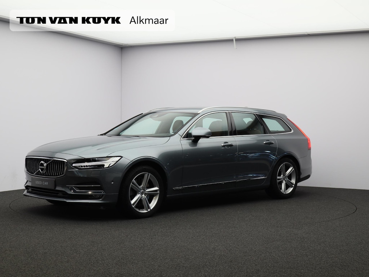 Volvo V90 - 2.0 T5 Inscription / Trekhaak / Stoelverwarming+ventilatie / Park assist v+a+camera - AutoWereld.nl