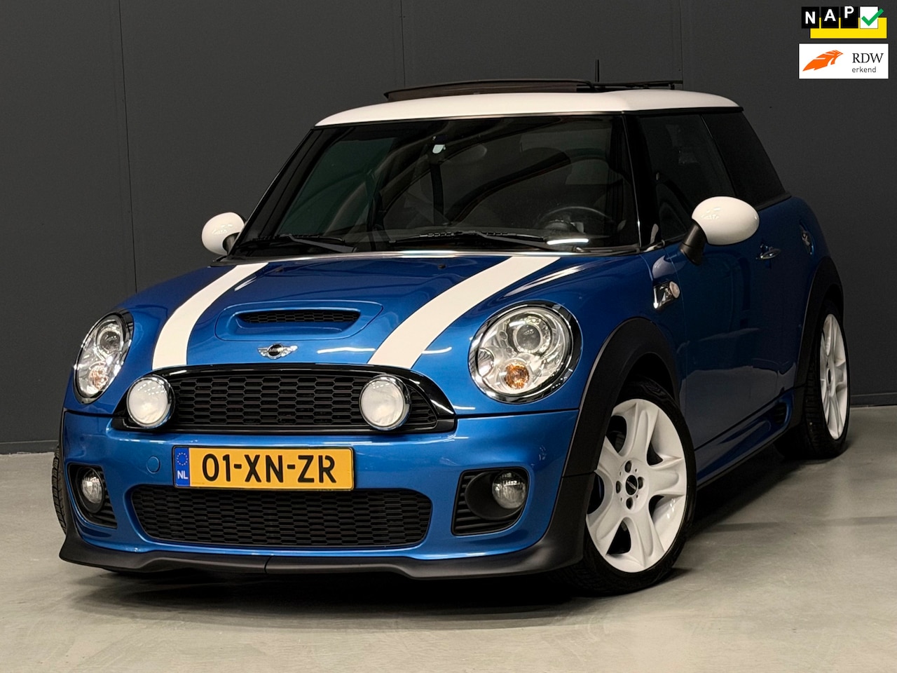 MINI Cooper S - Mini 1.6 Chili AUTOMAAT PANO/LEDER/NAVI/CRUISE | KEURIGE AUTO ! - AutoWereld.nl