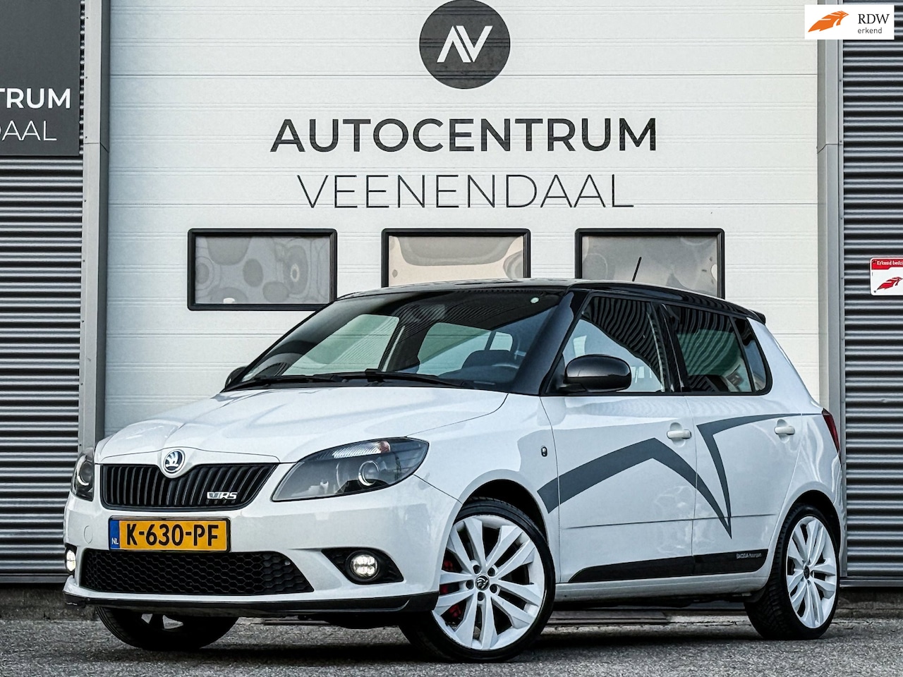 Skoda Fabia - RS 1.4 TSI DSG AUT 179 PK STOELVERWARMING/PDC/CARBON - AutoWereld.nl