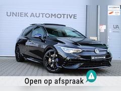 Volkswagen Golf - 2.0 TSI R 4MOTION R20 PERFORMANCE | 20 JAHRE | AKRAPOVIC | PANO | HARMAN KARDON | CAMERA |
