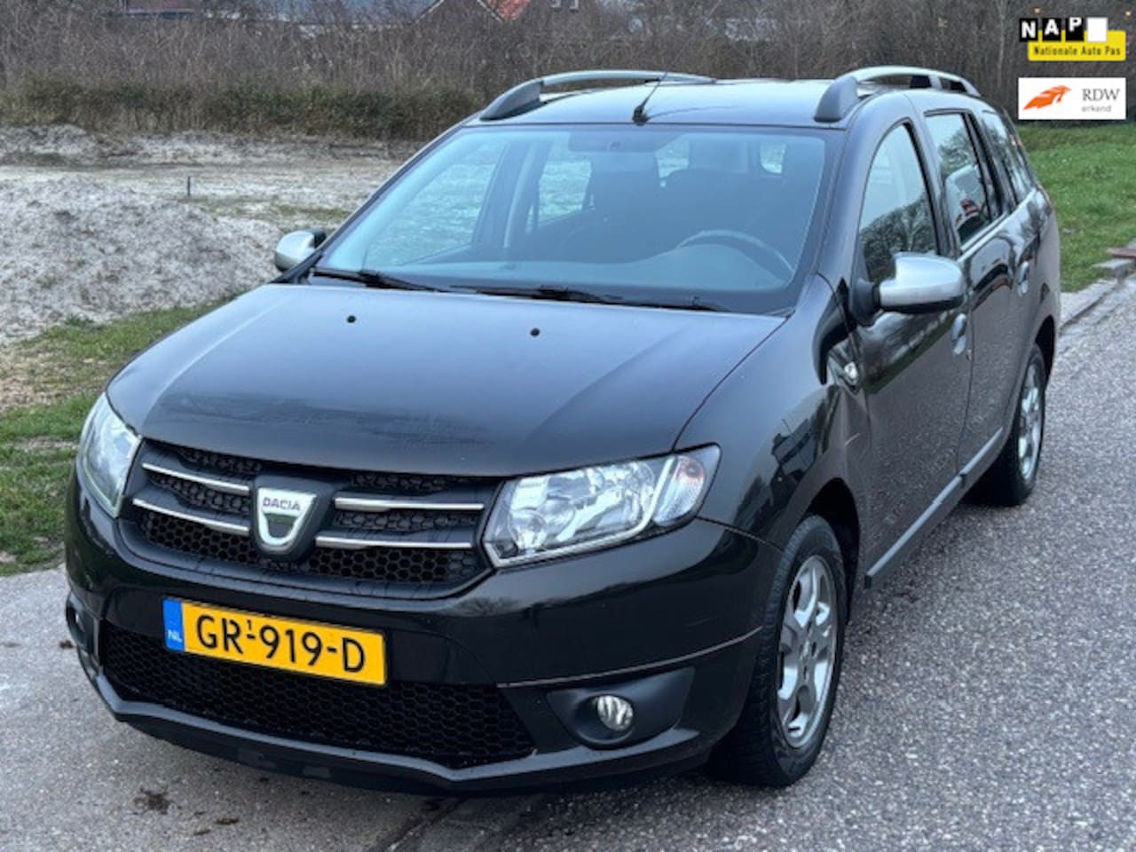 Dacia Logan MCV - 0.9 TCe 10th Anniversary Airco Electric pakket Audio/CD LMV 15" ESP ABS Cruisecontrol Deal - AutoWereld.nl