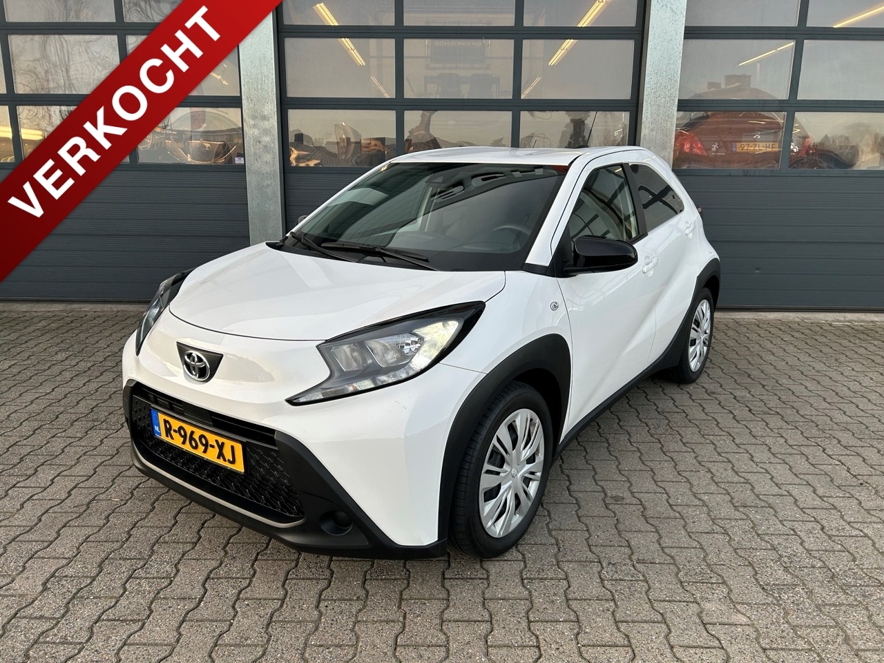 Toyota Aygo X - 1.0 VVT-i MT play 1.0 VVT-i MT 72pk Play - AutoWereld.nl