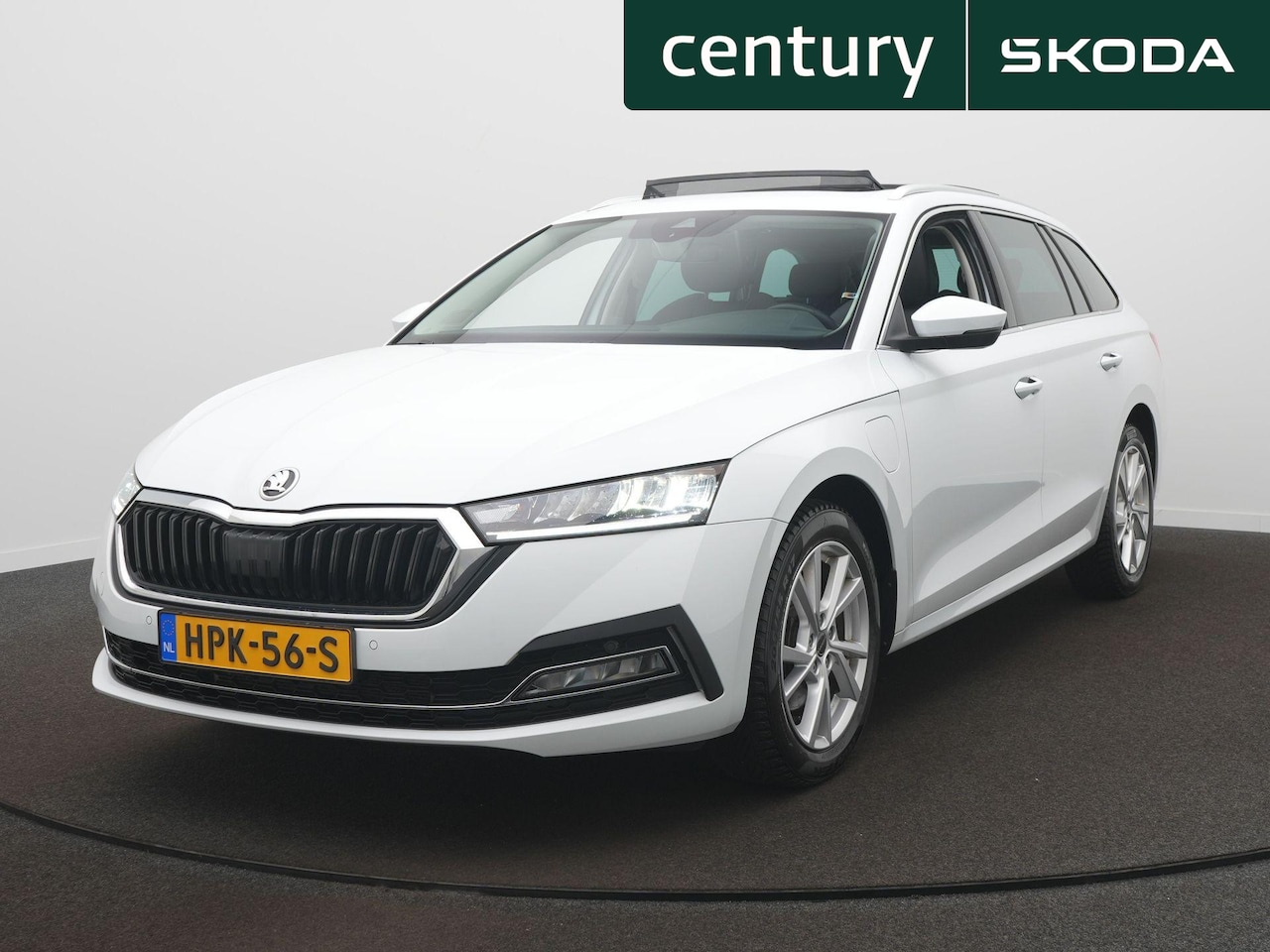 Skoda Octavia Combi - 1.4 TSI iV PHEV Business Edition Plus / Pano-Dak / Elek. Stoelen / Leder - AutoWereld.nl