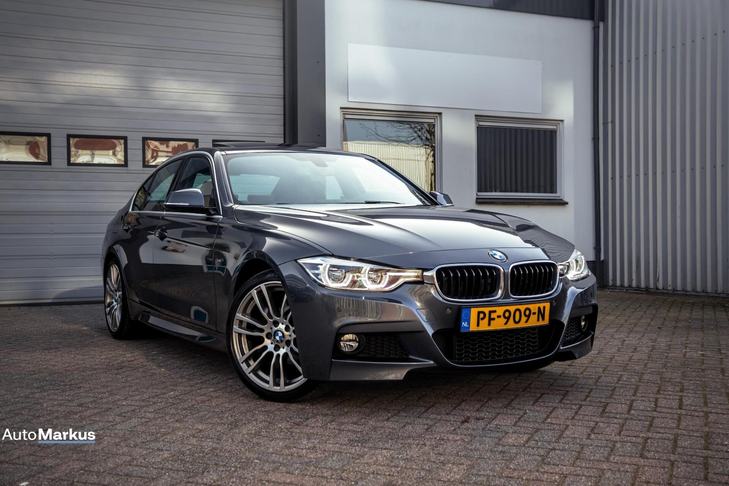 BMW 3-serie - 320i 3X M-Sport|Schuifdak|Keyless|Flippers|Trekhaak|Leder|LED - AutoWereld.nl