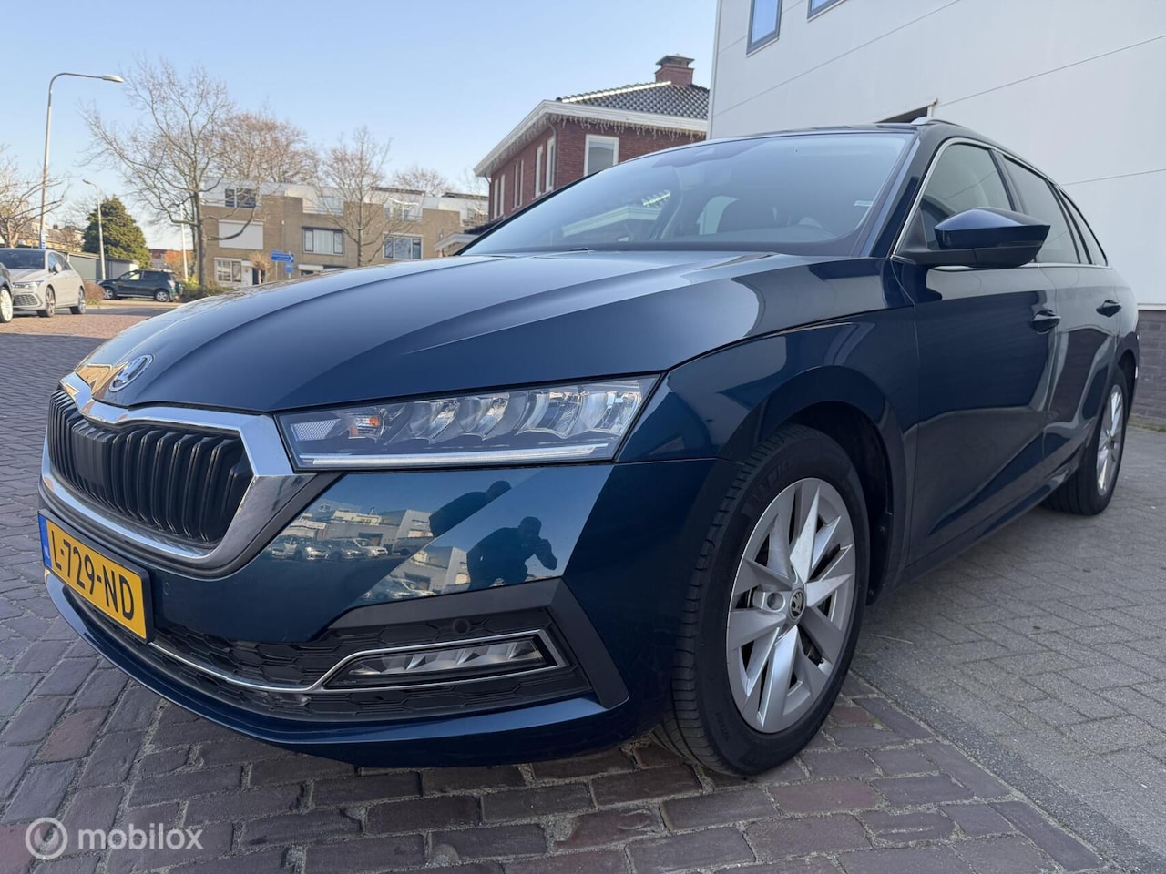 Skoda Octavia Combi - 1.0 e-TSI Business Edition Plus 1.0 e-TSI Business Edition Plus - AutoWereld.nl