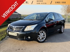 Toyota Avensis Wagon - 2.0 VVTi Business AUTOMAAT | TREKHAAK | CAMERA | NAVIGATIE | CRUISE CONTROL |