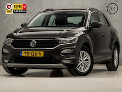 Volkswagen T-Roc - 1.0 TSI Sport (APPLE CARPLAY, GROOT NAVI, ADAPTIVE CRUISE, PARKEERSENSOREN, SPORTSTOELEN,