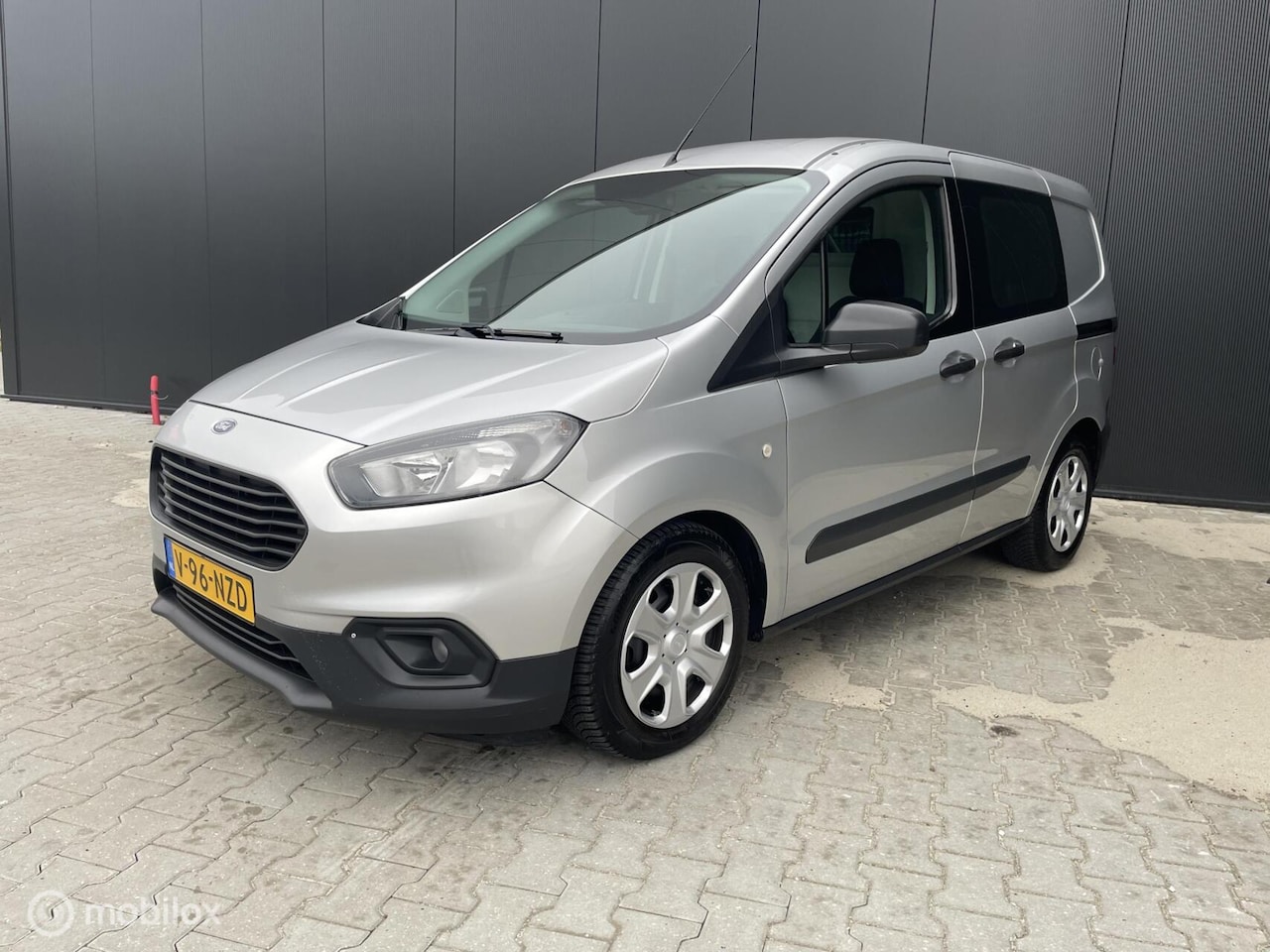 Ford Transit Courier - 1.0 Trend EcoBoost S&S - AutoWereld.nl
